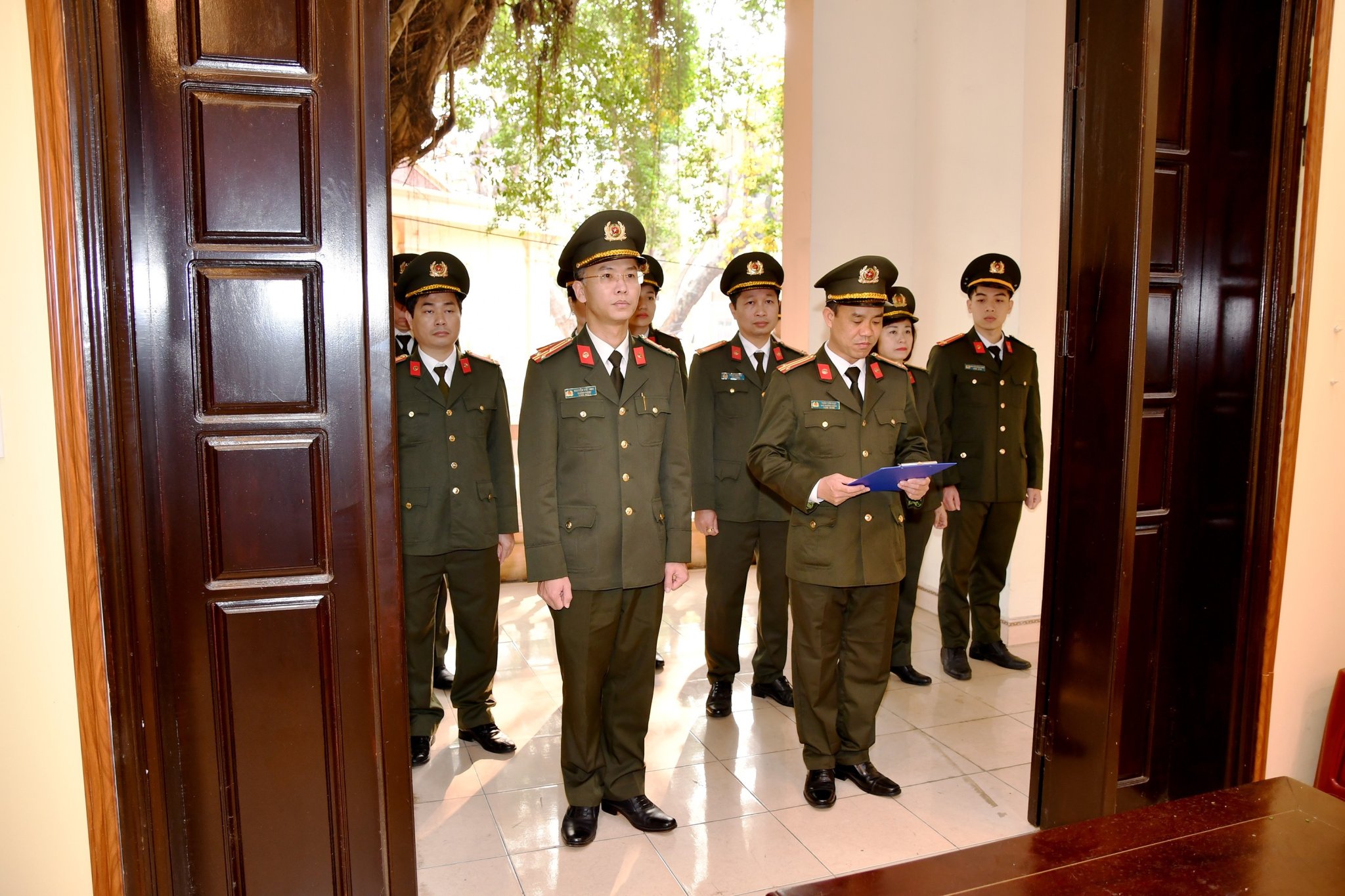 Phòng Tham mưu: Dâng hương Bác Hồ nhân kỷ niệm 75 năm Ngày Bác Hồ nêu 6 điều dạy CAND